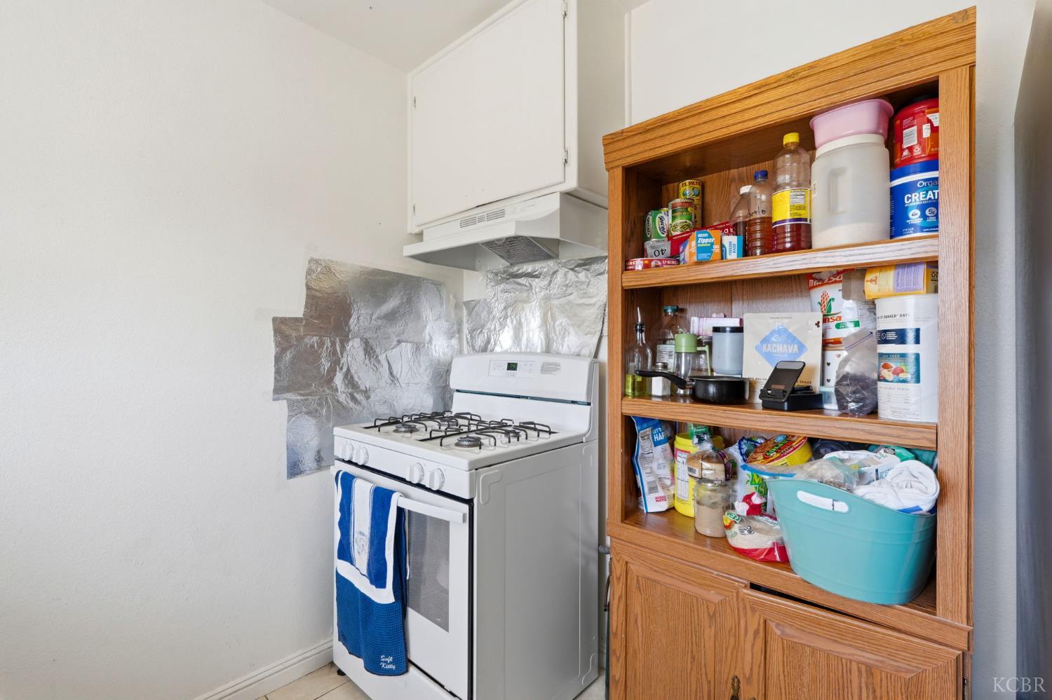 2031 Kenmore Dr W, Fresno, CA 93703