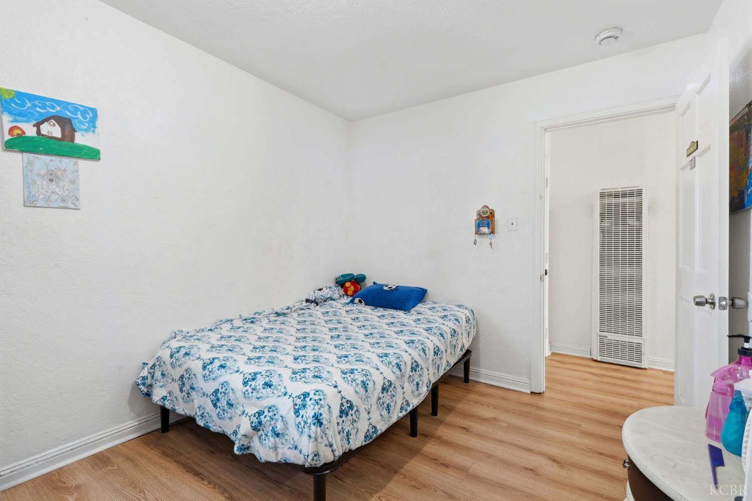 2031 Kenmore Dr W, Fresno, CA 93703