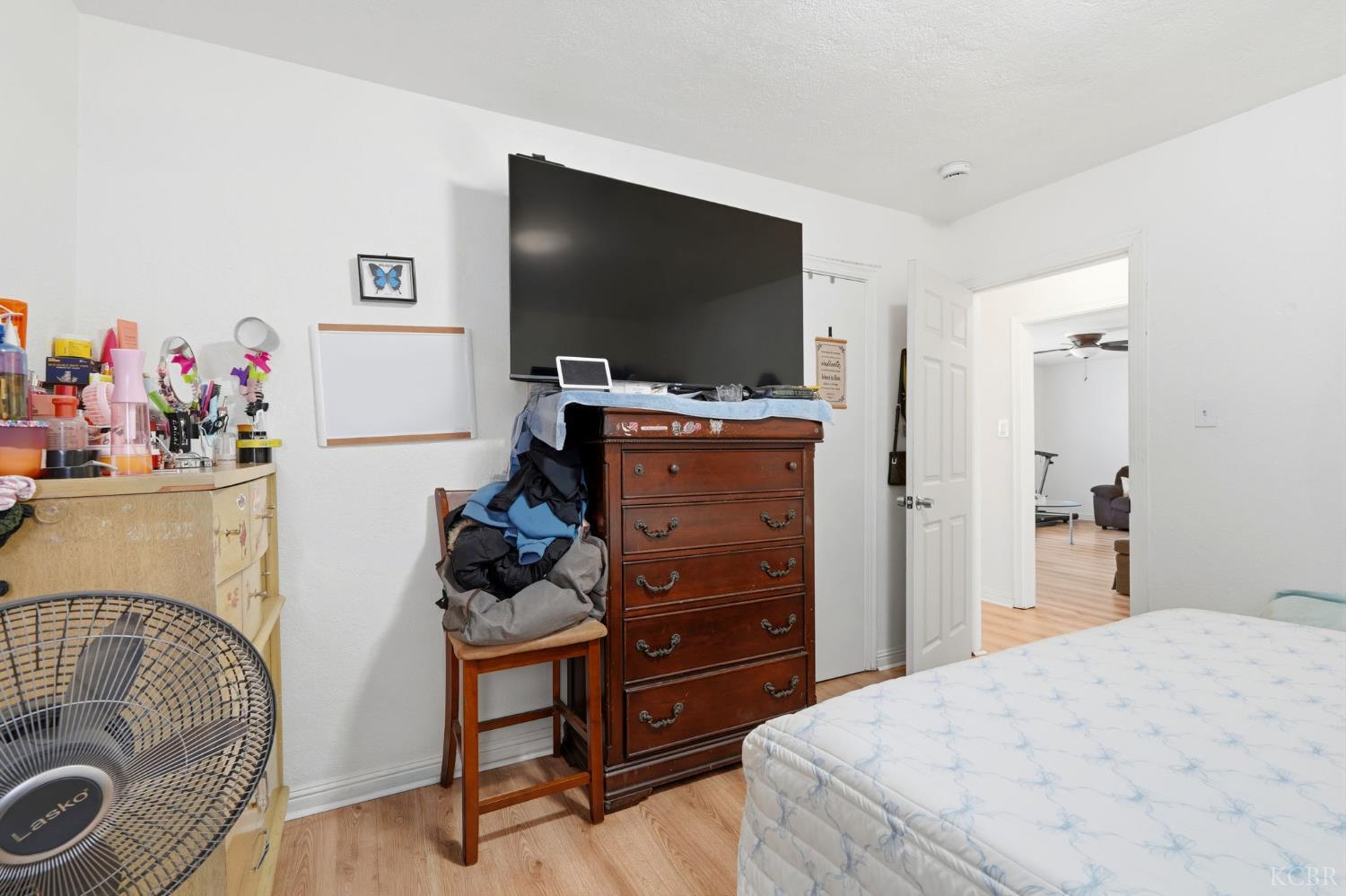 2031 Kenmore Dr W, Fresno, CA 93703