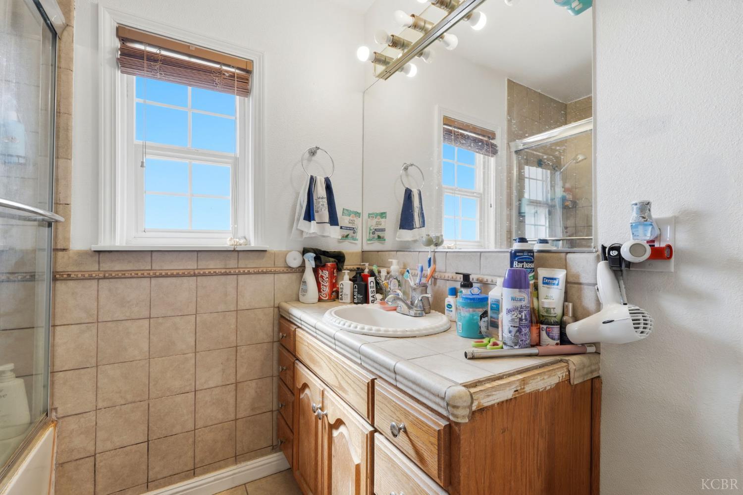 2031 Kenmore Dr W, Fresno, CA 93703