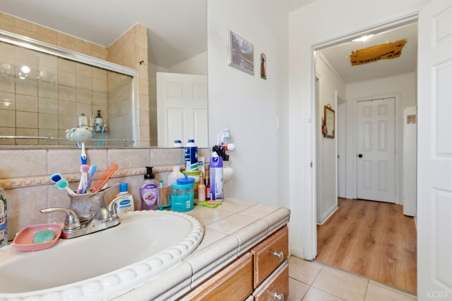 2031 Kenmore Dr W, Fresno, CA 93703