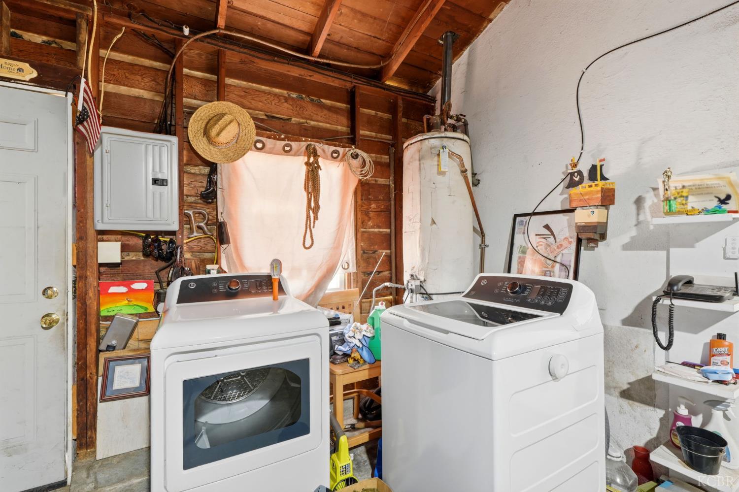 2031 Kenmore Dr W, Fresno, CA 93703