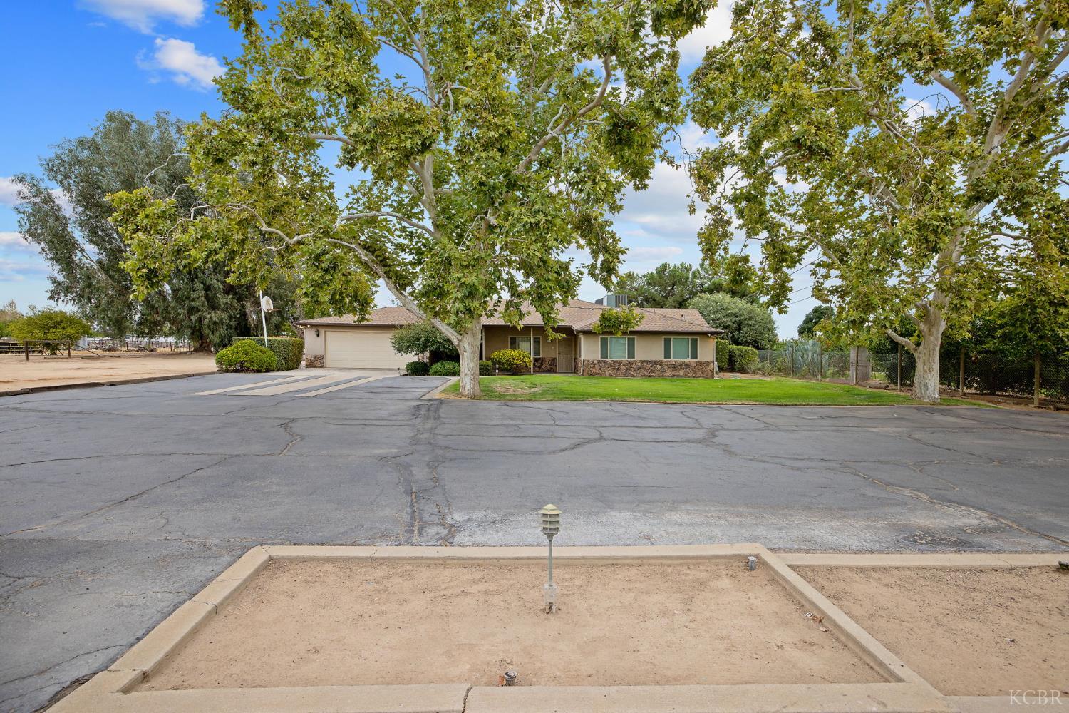 1714 N Blythe, Fresno, CA 93722