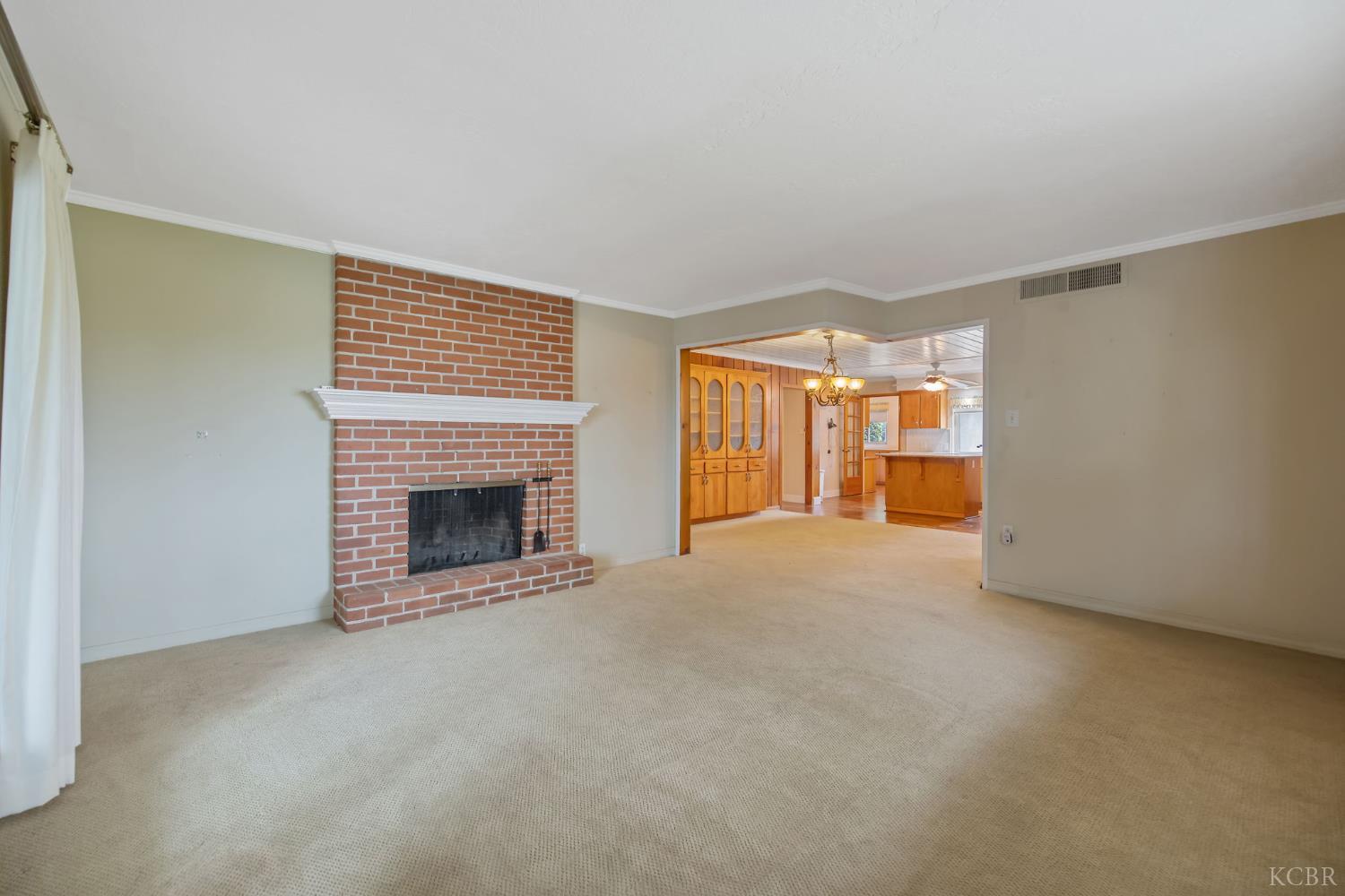 1714 N Blythe, Fresno, CA 93722