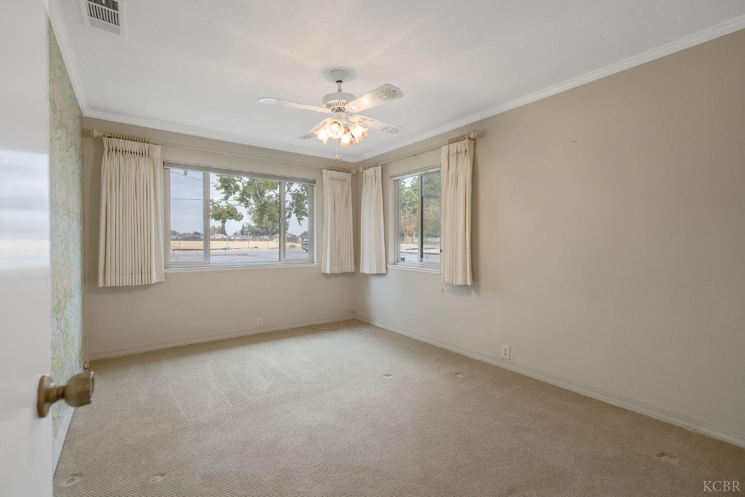 1714 N Blythe, Fresno, CA 93722