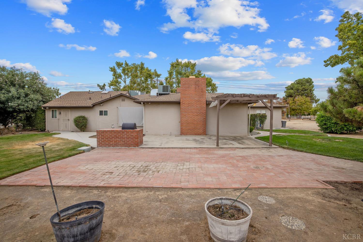1714 N Blythe, Fresno, CA 93722