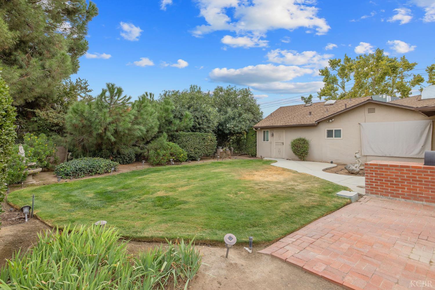 1714 N Blythe, Fresno, CA 93722