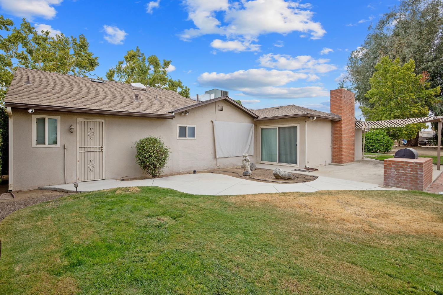 1714 N Blythe, Fresno, CA 93722