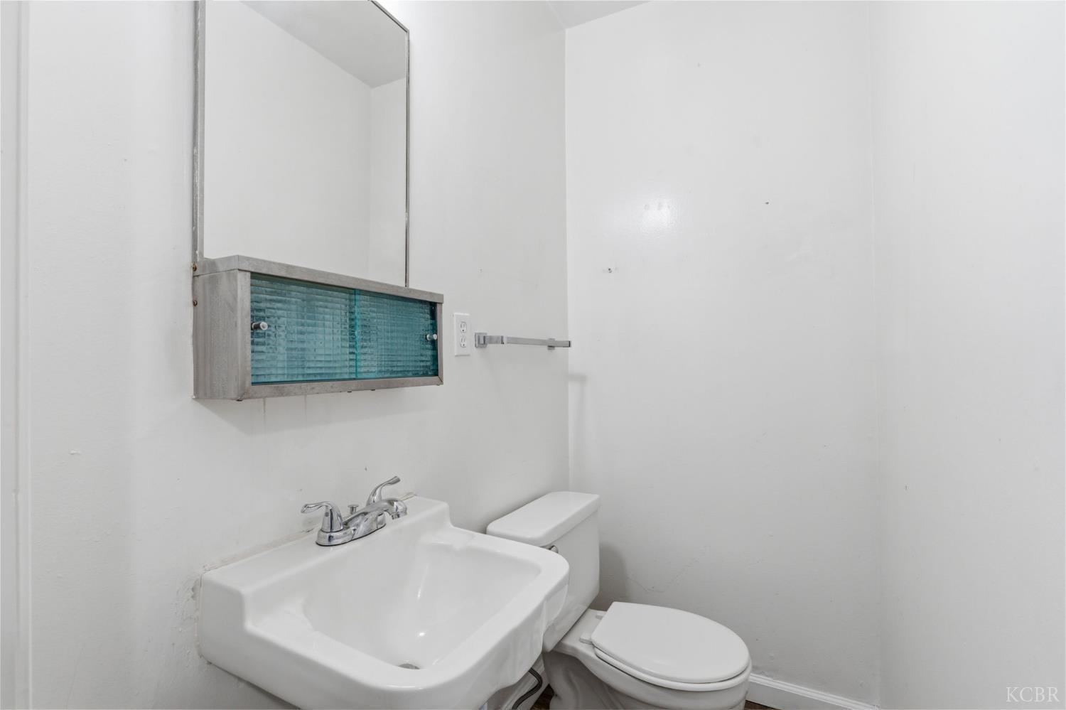 175 S 19th Ave, Lemoore, CA 93245