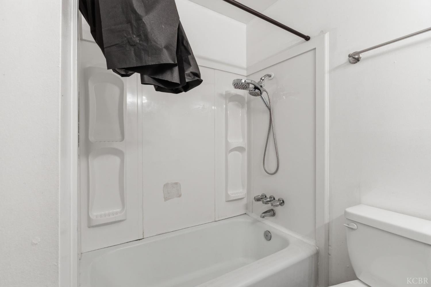 175 S 19th Ave, Lemoore, CA 93245