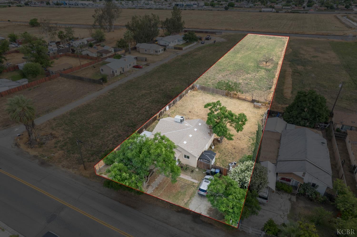 1209 W 6th St, Hanford, CA 93230