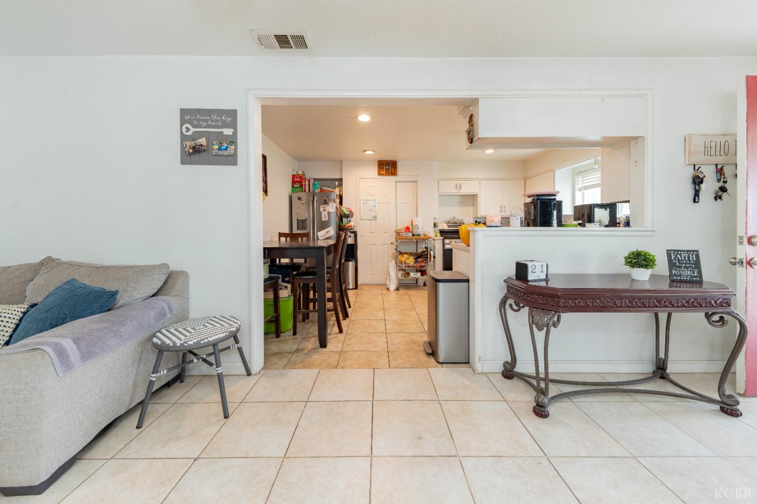 1209 W 6th St, Hanford, CA 93230