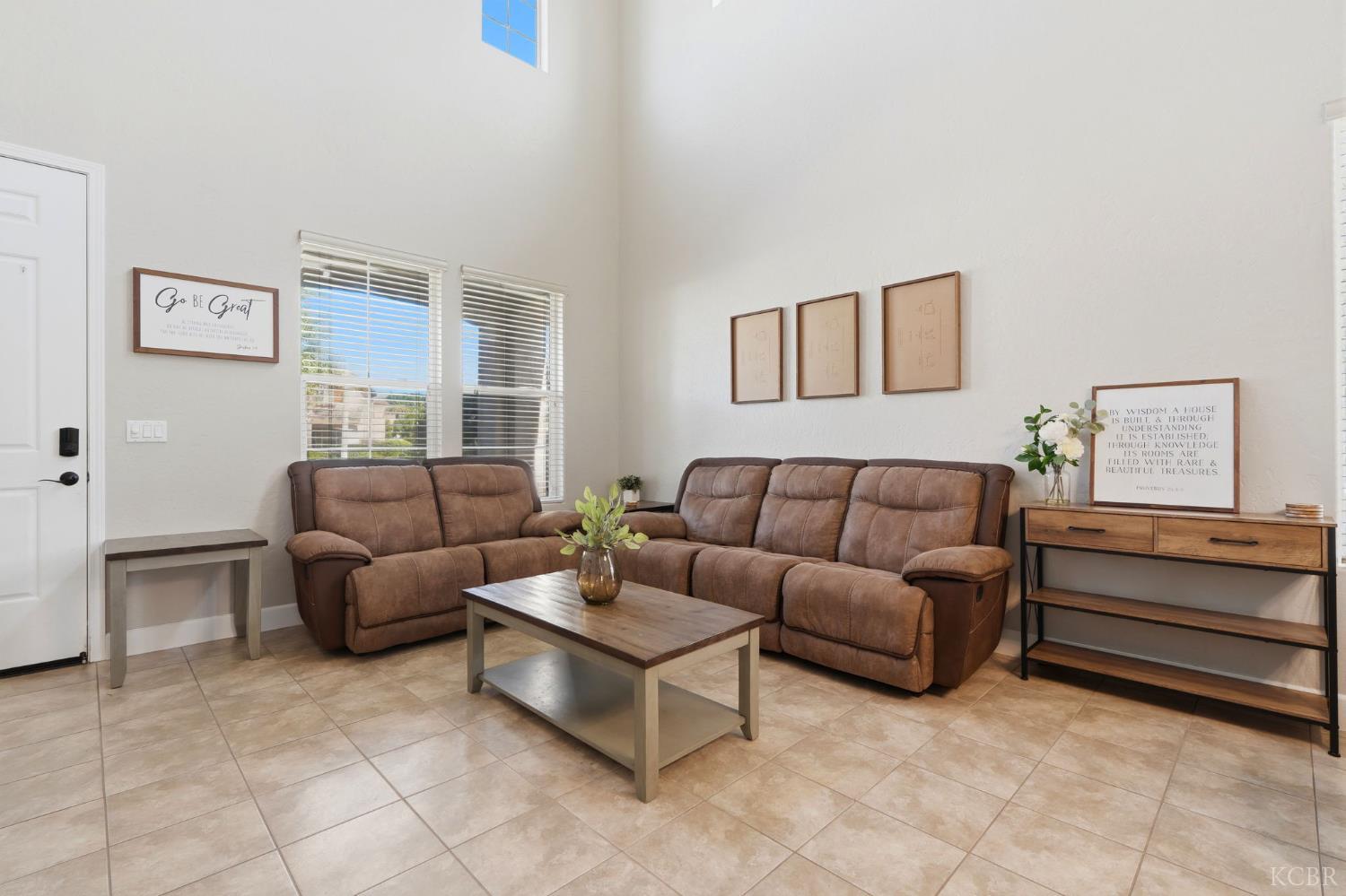 295 Johnson, Tulare, CA 93274