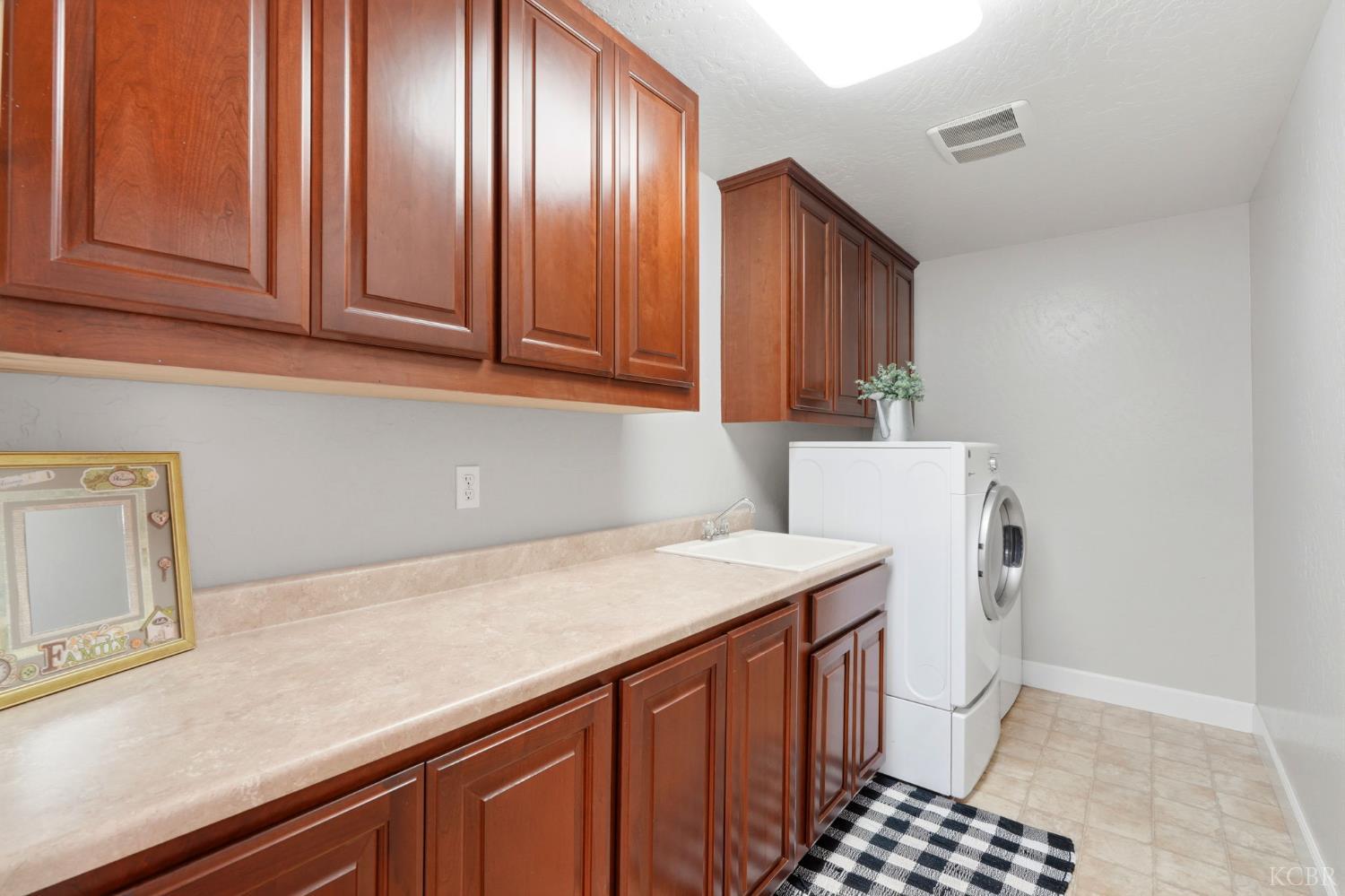 295 Johnson, Tulare, CA 93274