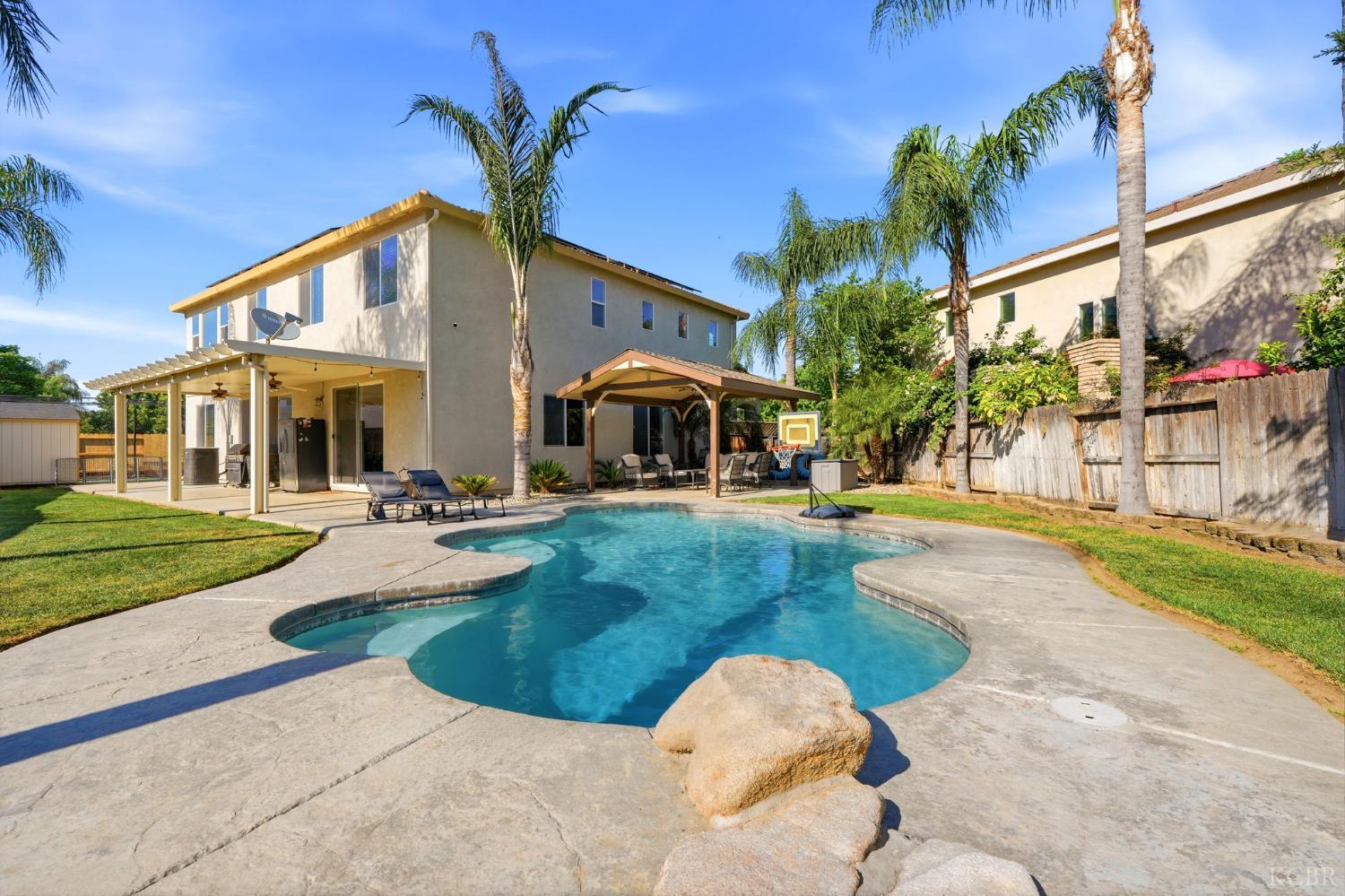 295 Johnson, Tulare, CA 93274