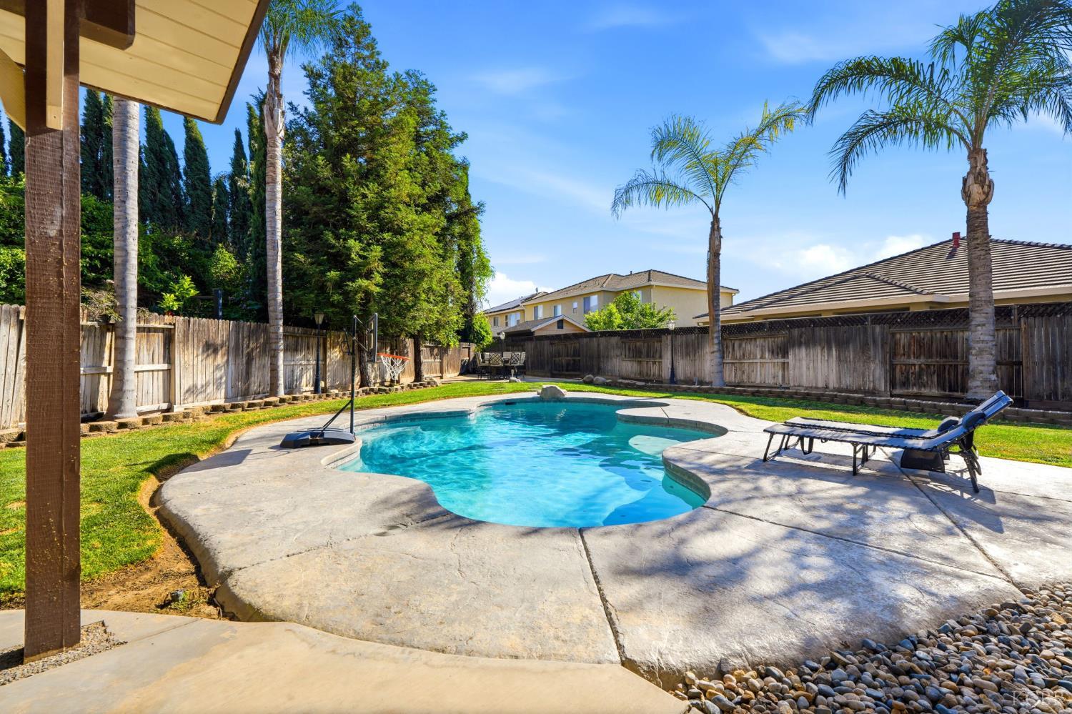 295 Johnson, Tulare, CA 93274