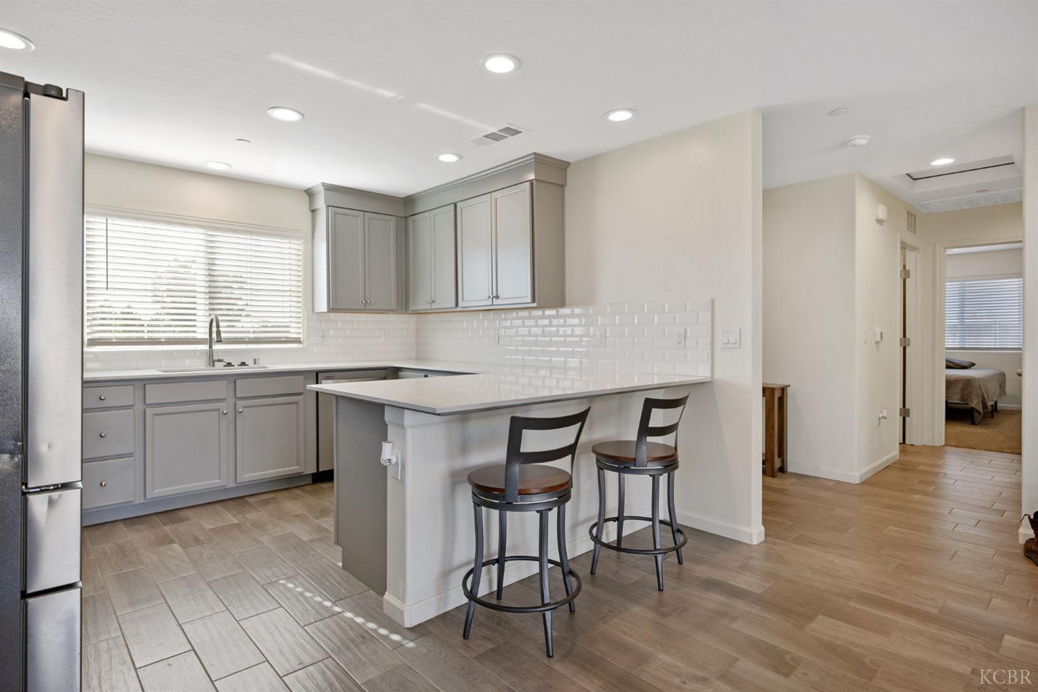 1772 S Red Rock Dr, Hanford, CA 93230