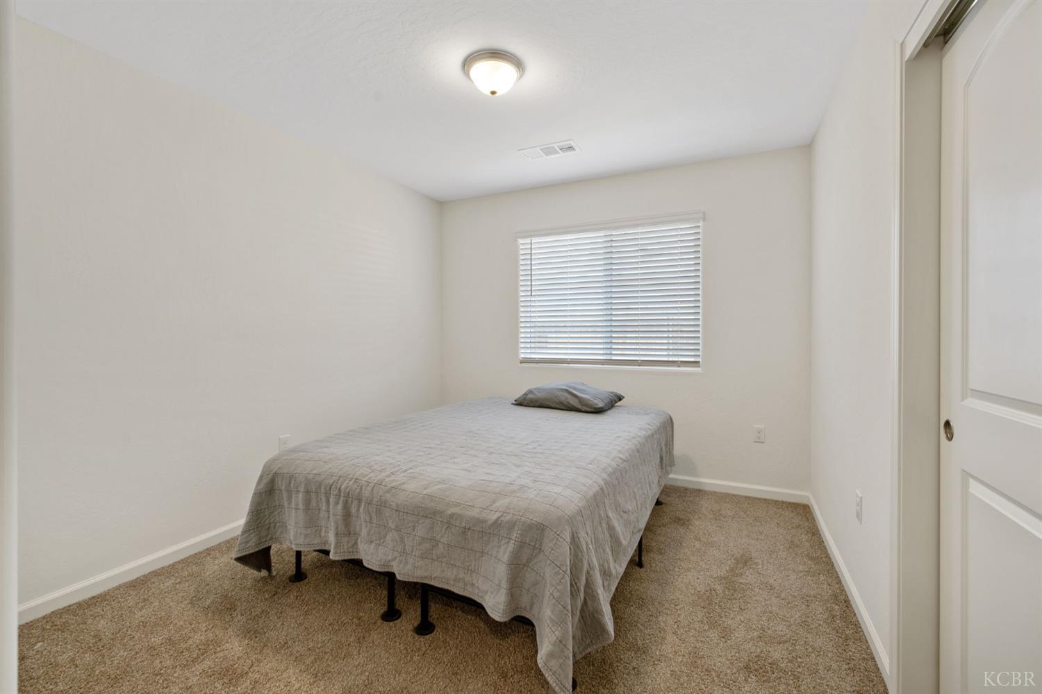 1772 S Red Rock Dr, Hanford, CA 93230