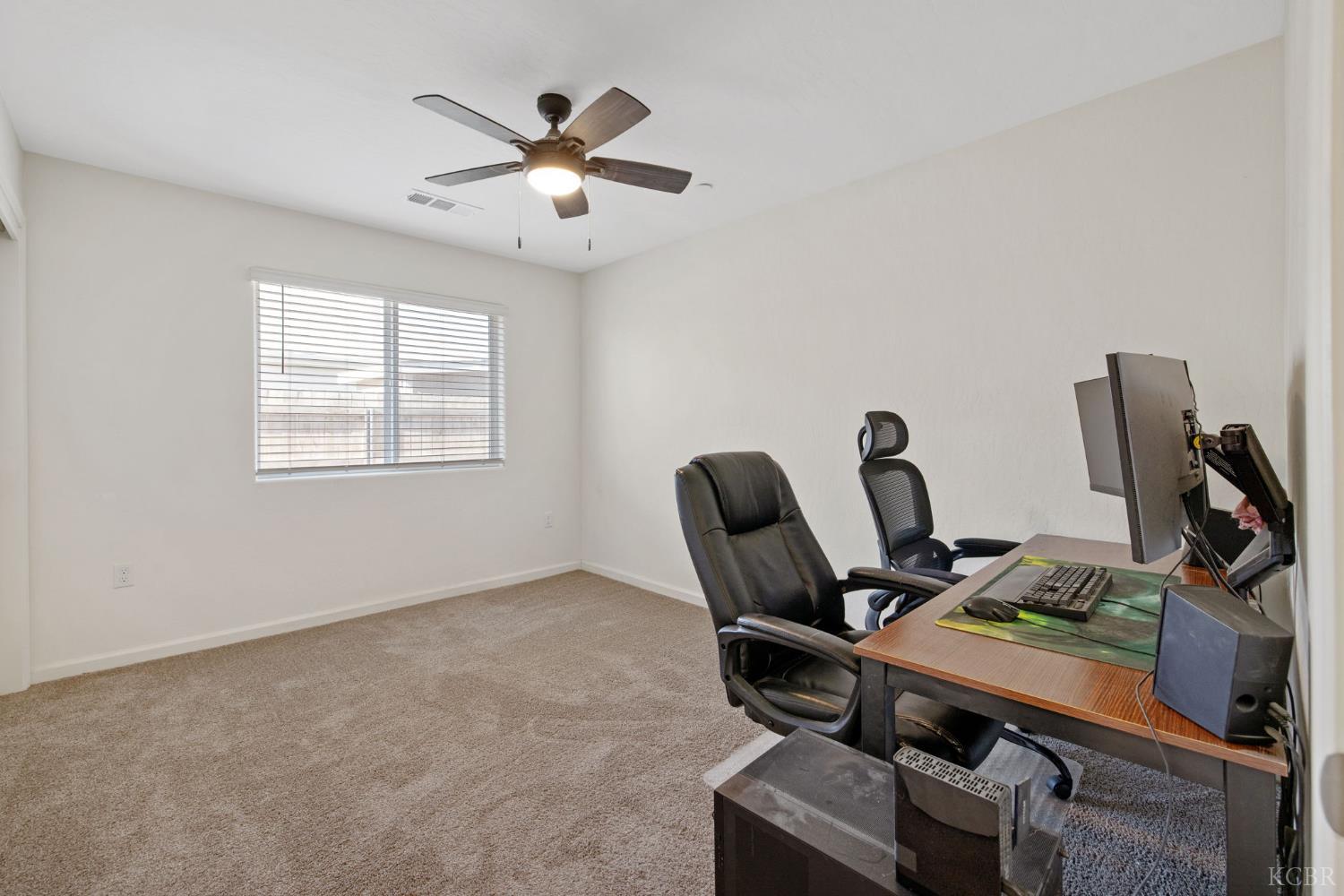 1772 S Red Rock Dr, Hanford, CA 93230