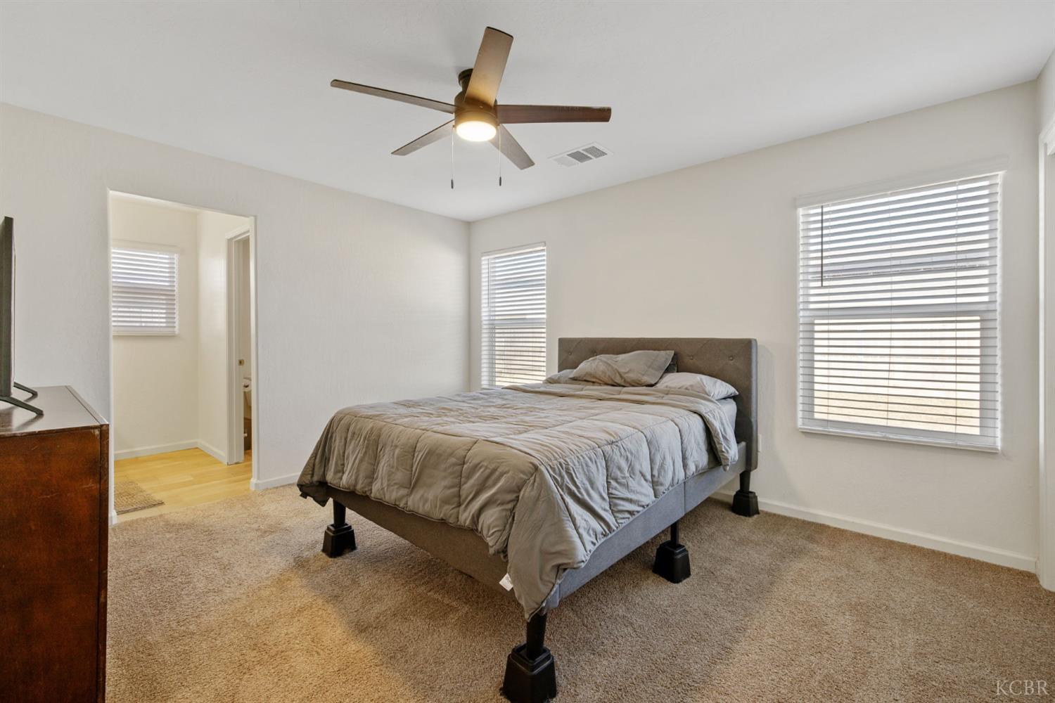 1772 S Red Rock Dr, Hanford, CA 93230