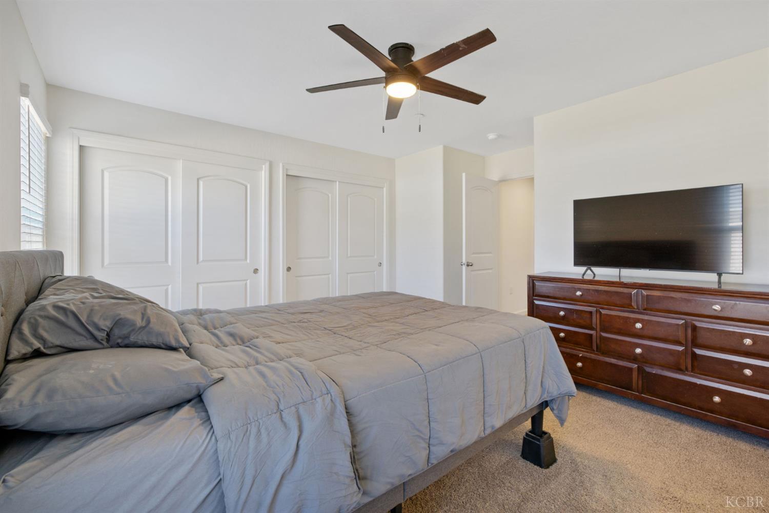 1772 S Red Rock Dr, Hanford, CA 93230