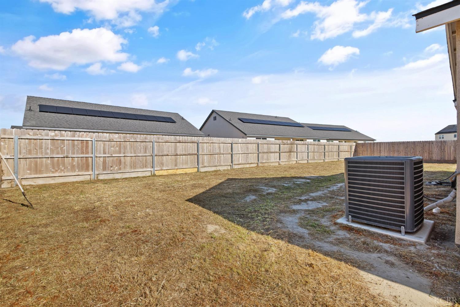 1772 S Red Rock Dr, Hanford, CA 93230