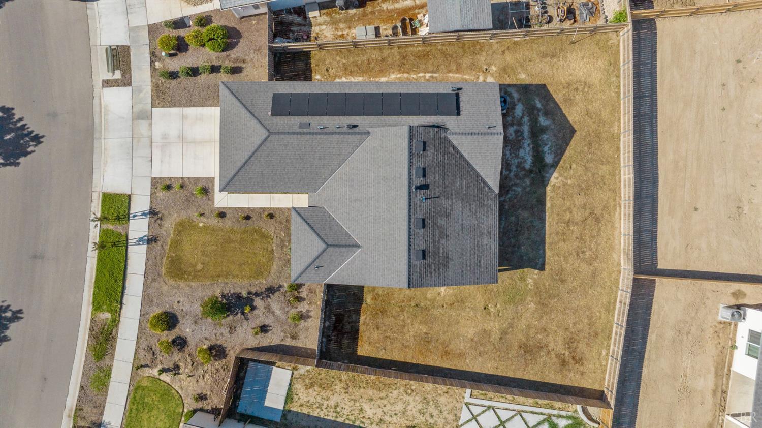 1772 S Red Rock Dr, Hanford, CA 93230