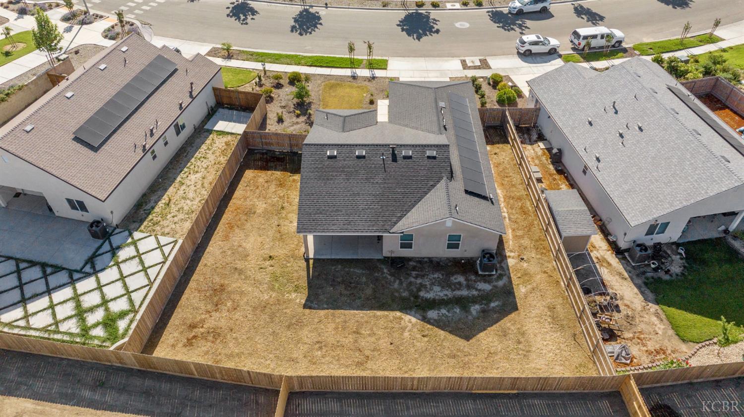 1772 S Red Rock Dr, Hanford, CA 93230