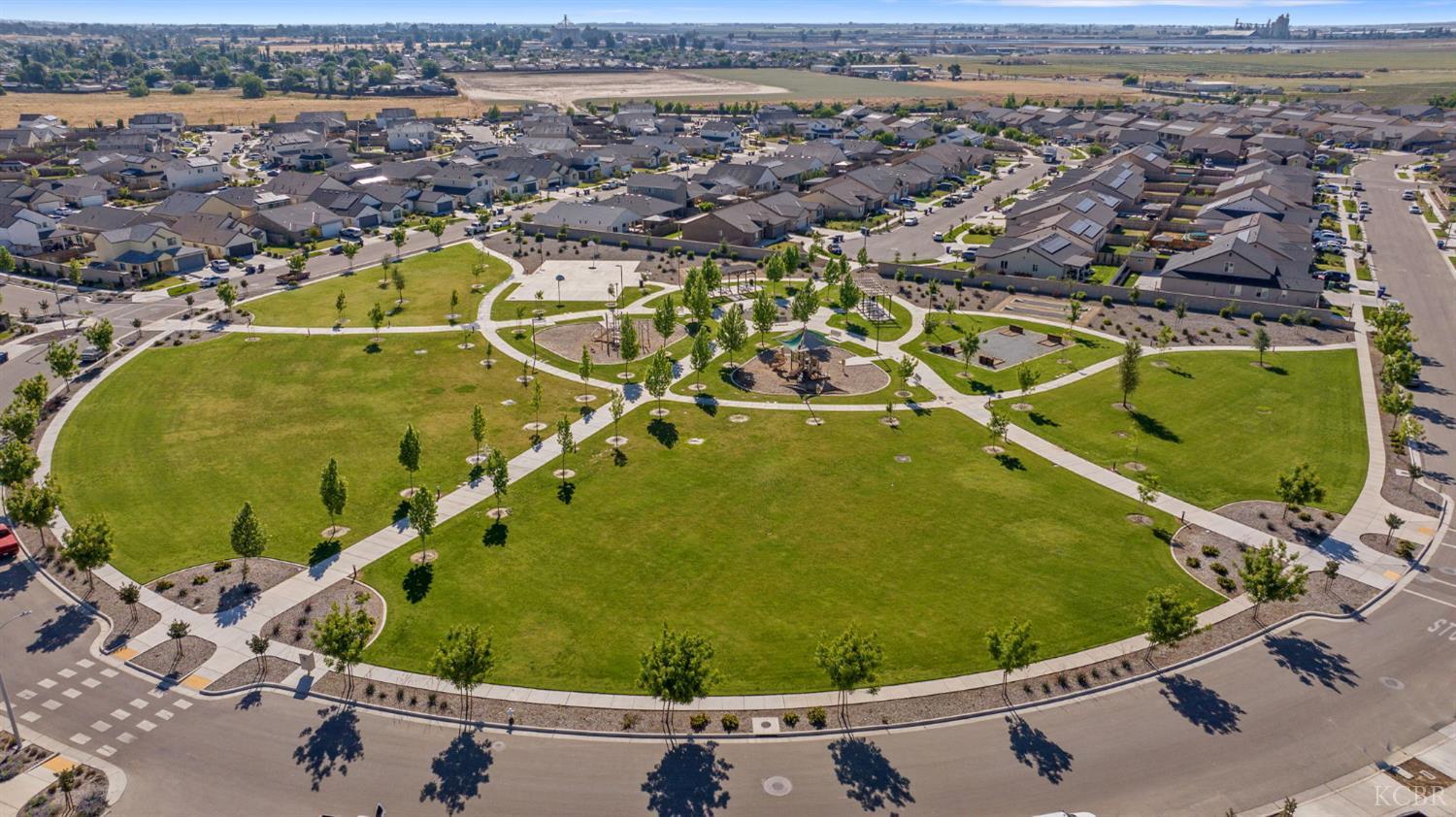 1772 S Red Rock Dr, Hanford, CA 93230