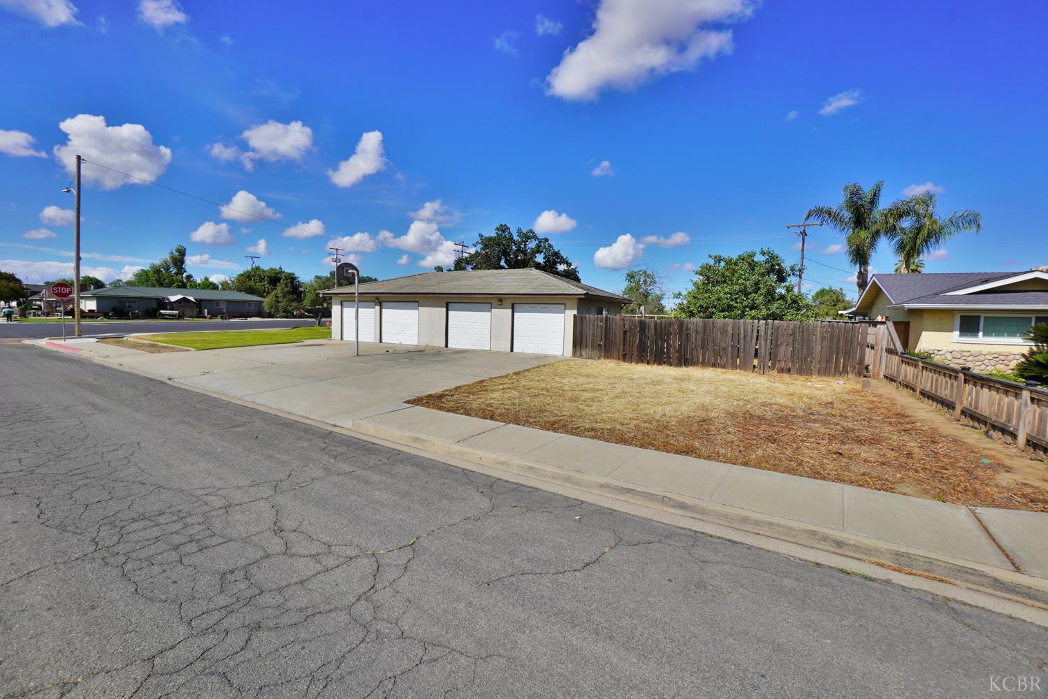 842 E Florinda St, Hanford, CA 93230