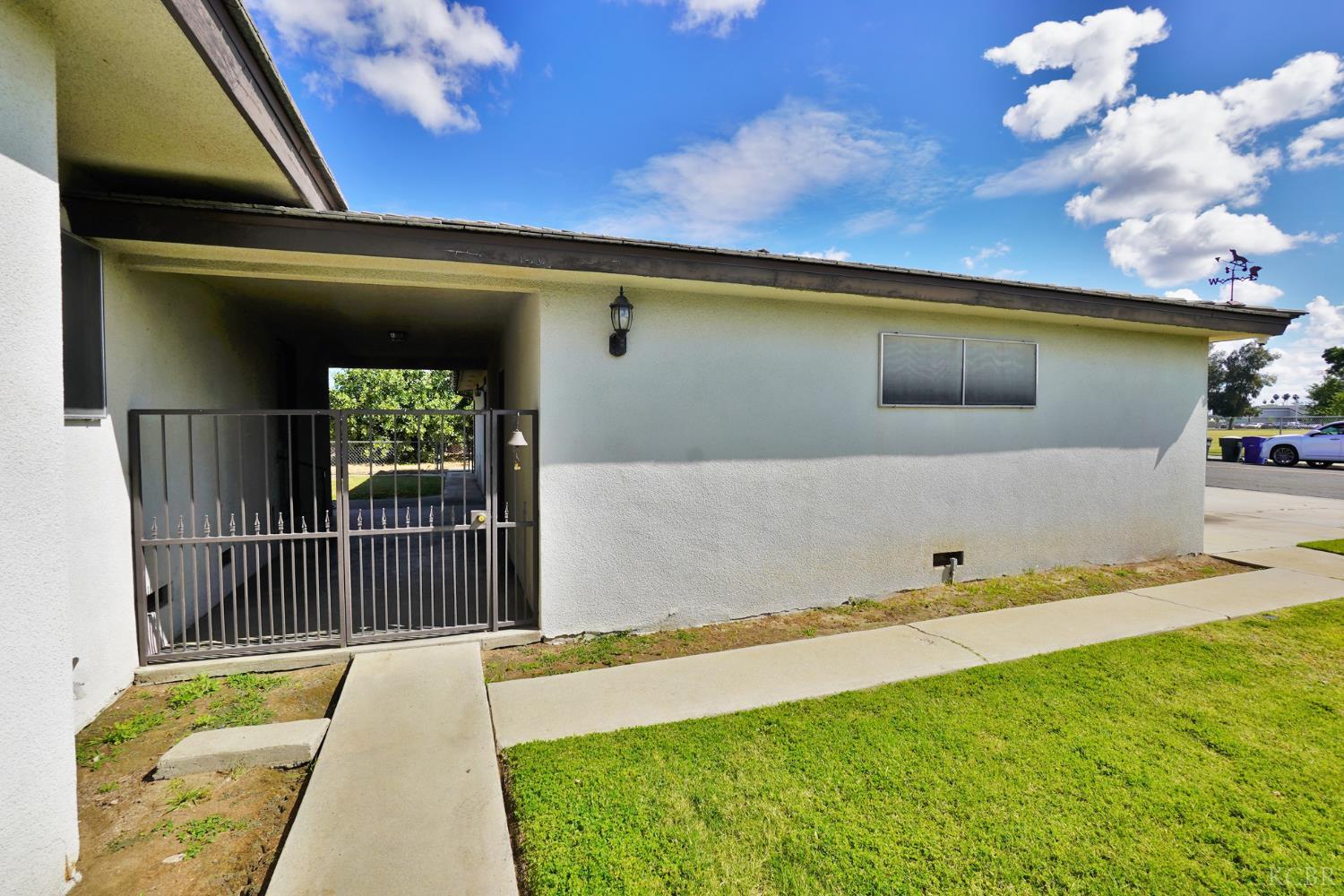 842 E Florinda St, Hanford, CA 93230