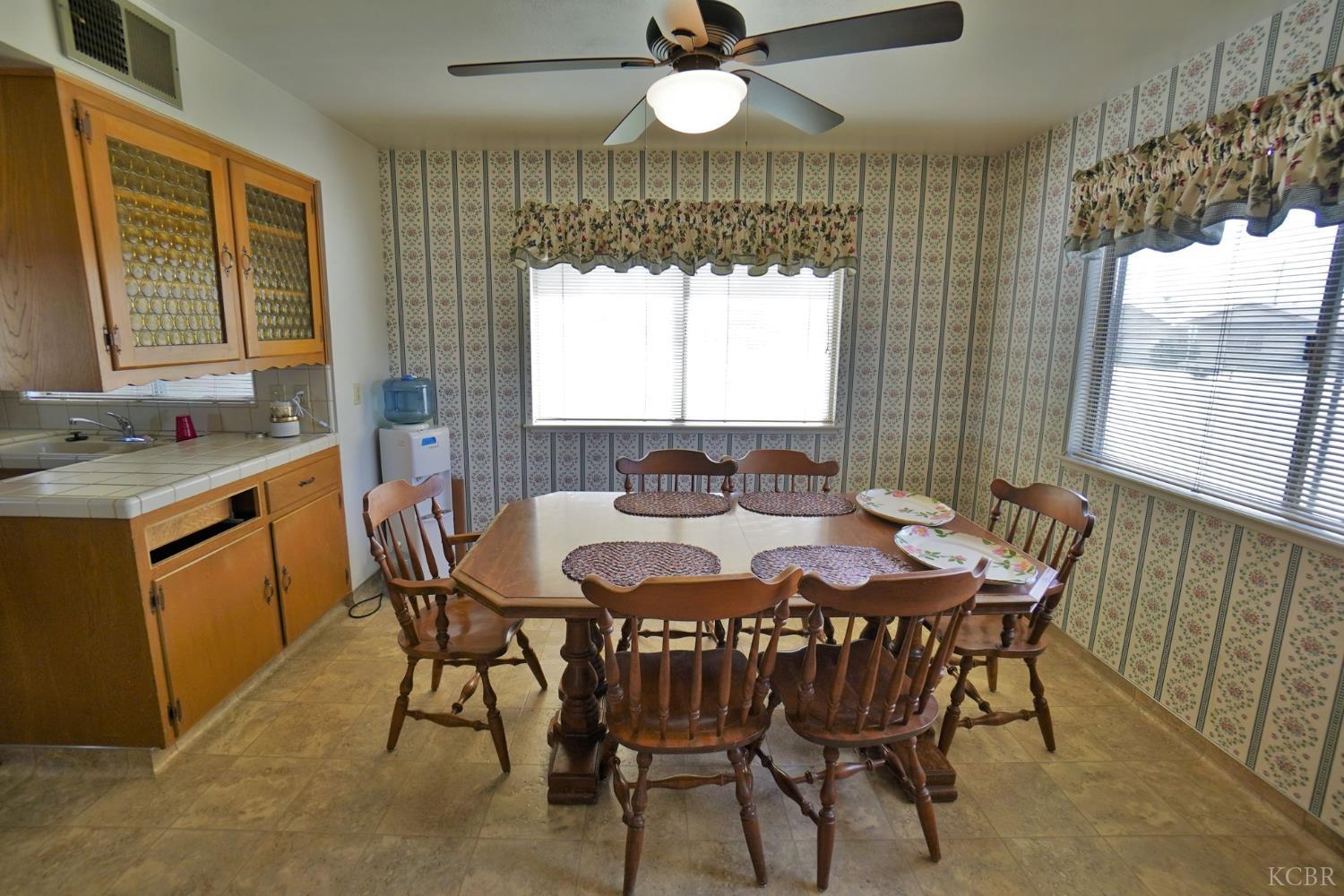 842 E Florinda St, Hanford, CA 93230