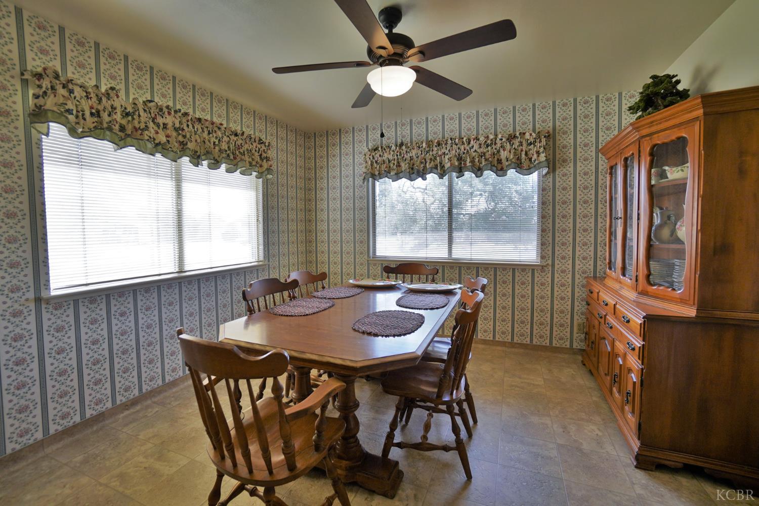 842 E Florinda St, Hanford, CA 93230