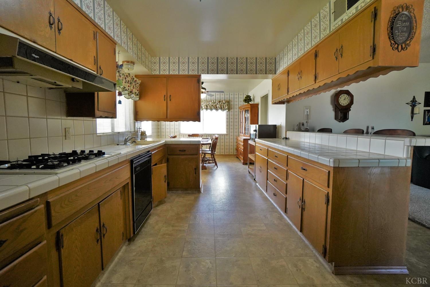 842 E Florinda St, Hanford, CA 93230