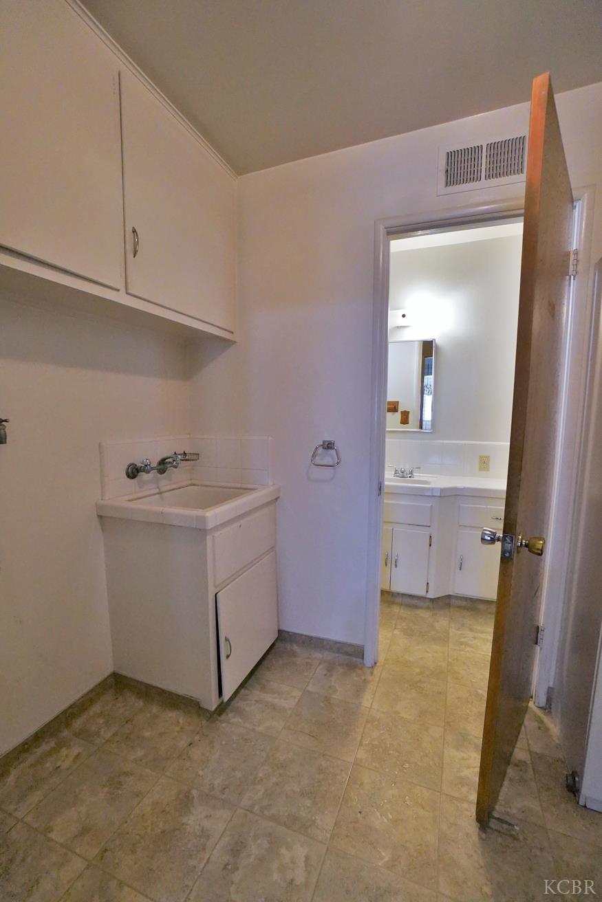 842 E Florinda St, Hanford, CA 93230