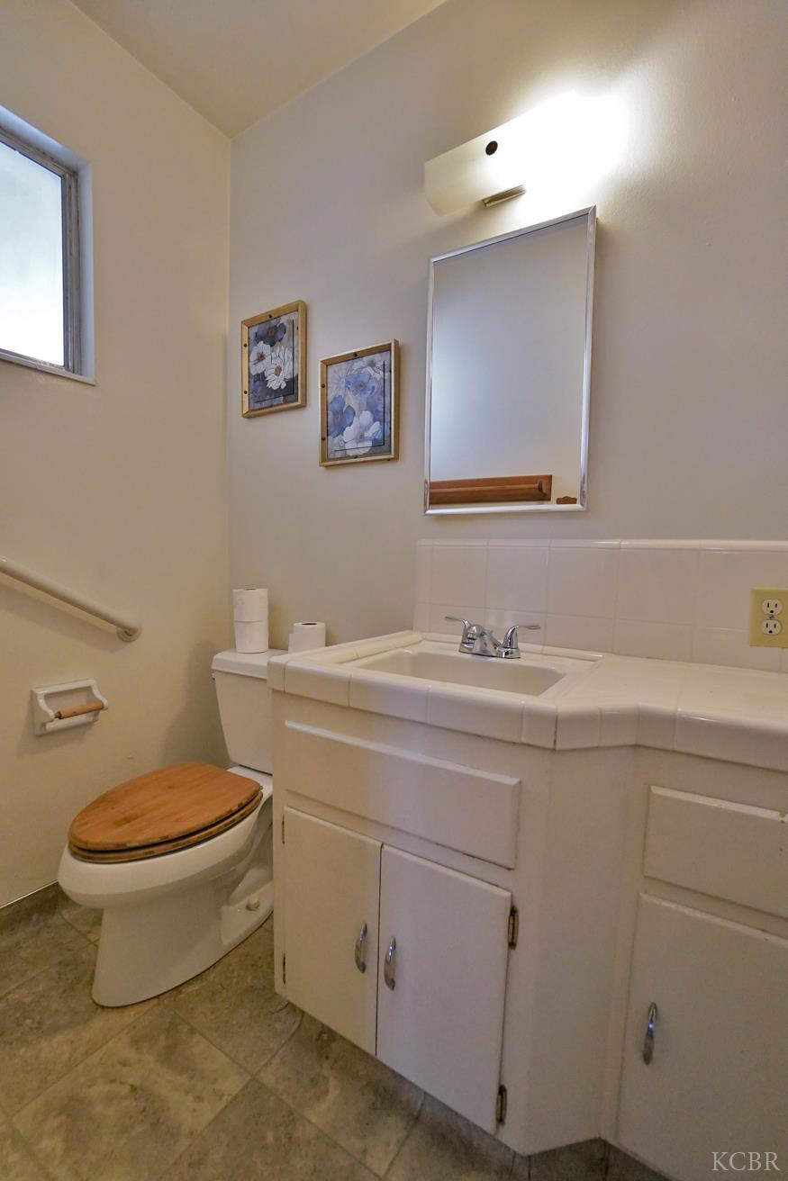 842 E Florinda St, Hanford, CA 93230