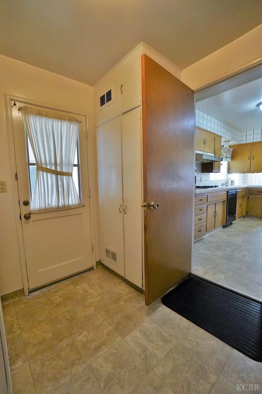 842 E Florinda St, Hanford, CA 93230