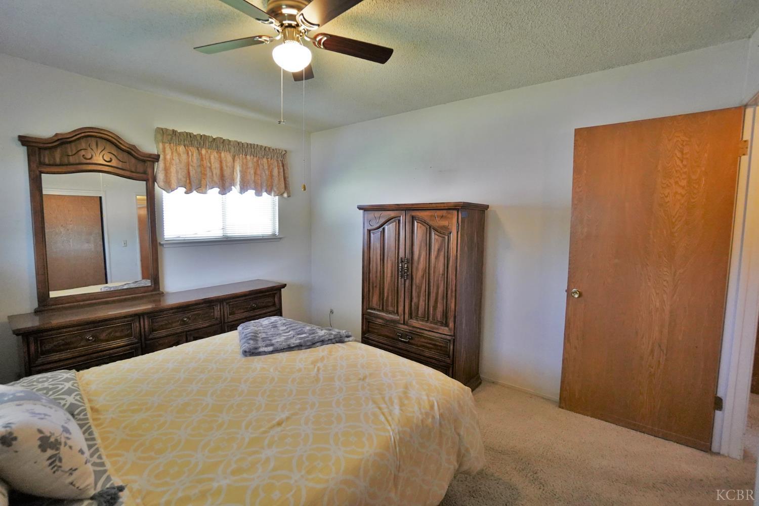 842 E Florinda St, Hanford, CA 93230