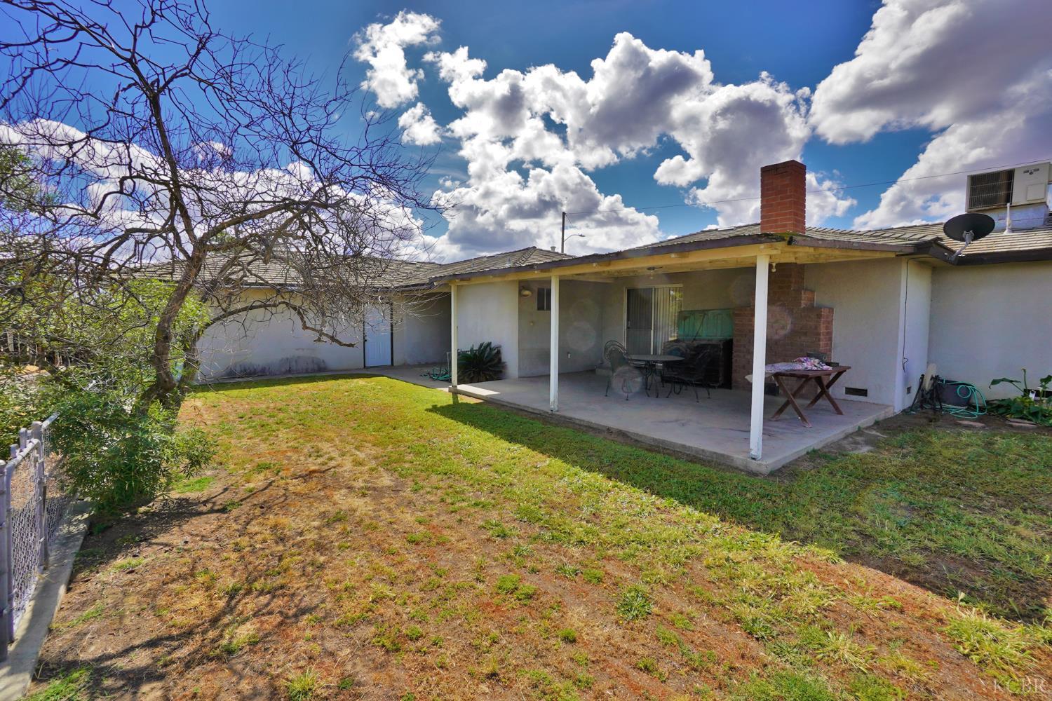 842 E Florinda St, Hanford, CA 93230