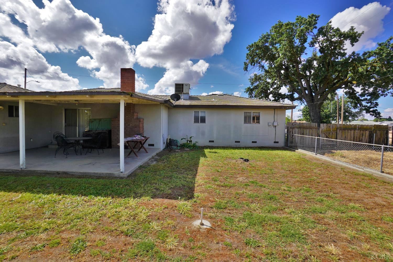 842 E Florinda St, Hanford, CA 93230