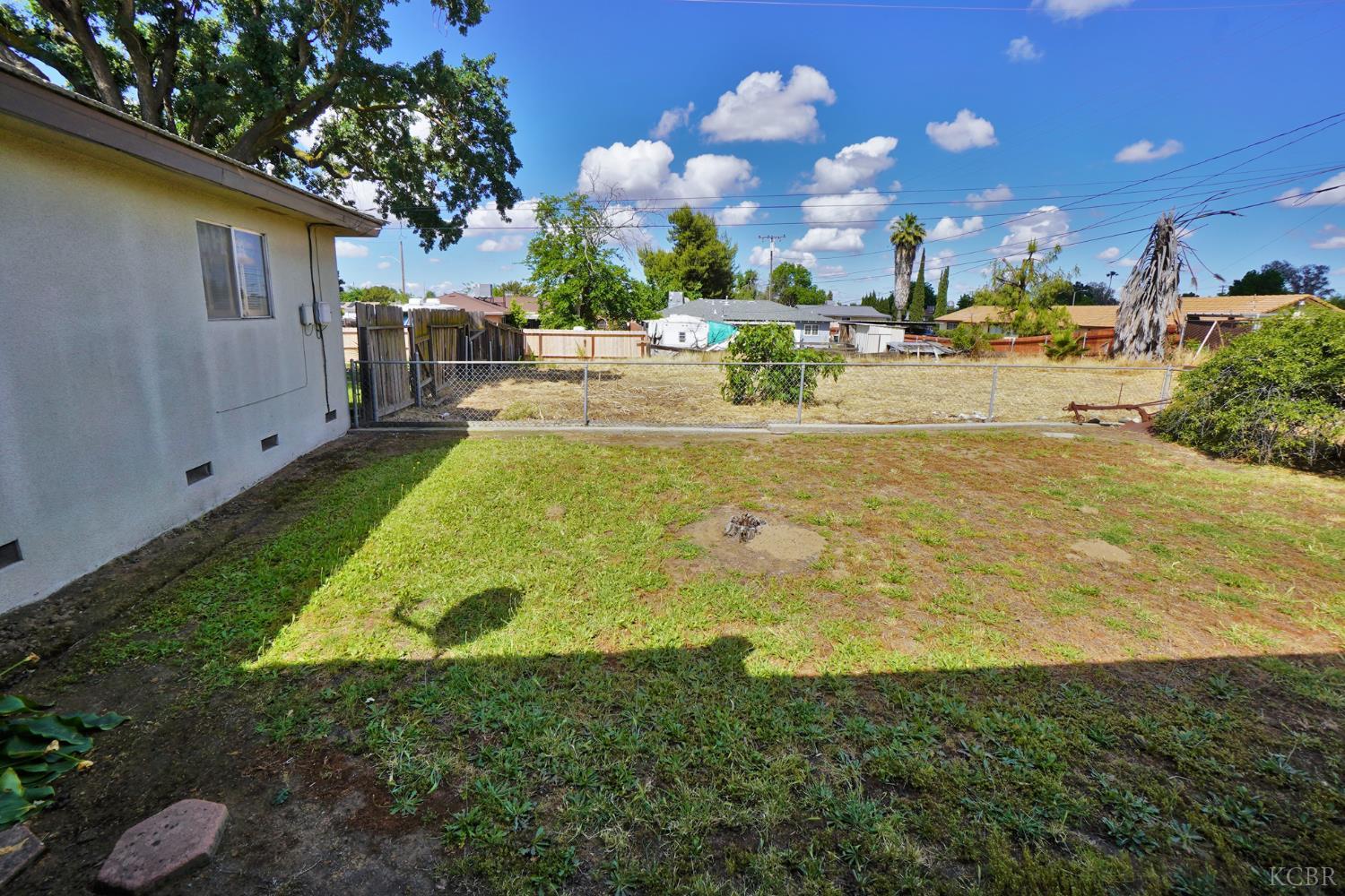 842 E Florinda St, Hanford, CA 93230