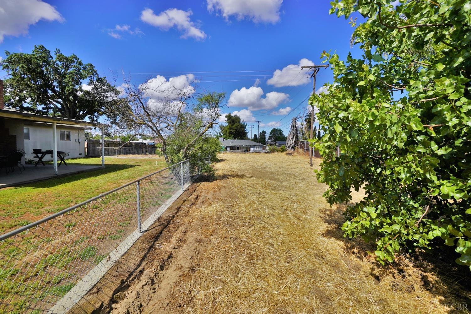 842 E Florinda St, Hanford, CA 93230