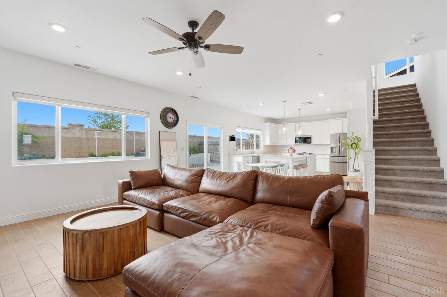 2429 W Claridge Way, Hanford, CA 93230