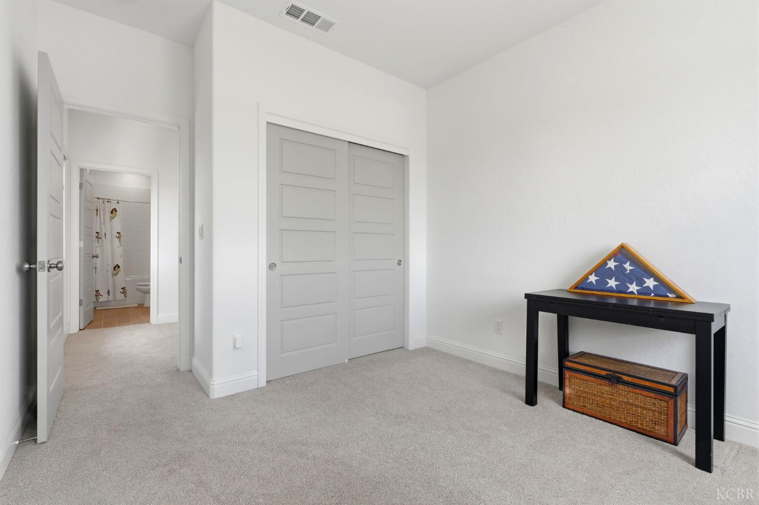 2429 W Claridge Way, Hanford, CA 93230