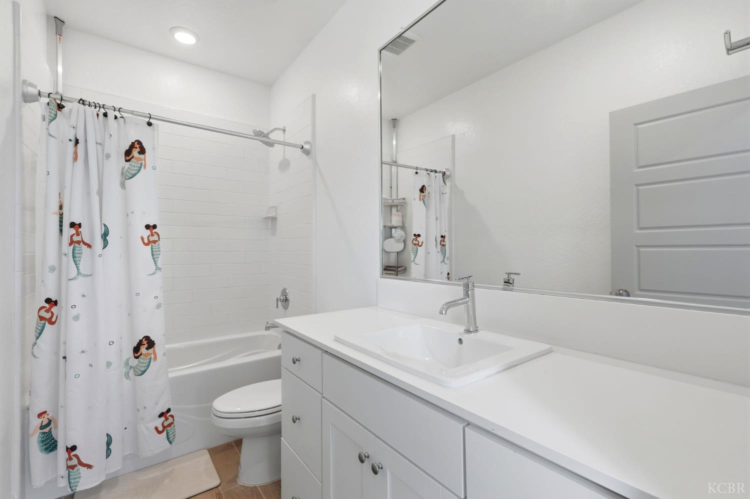 2429 W Claridge Way, Hanford, CA 93230