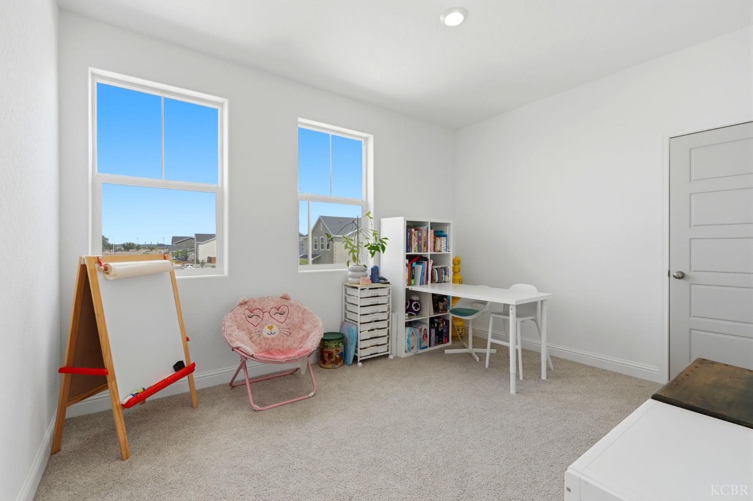 2429 W Claridge Way, Hanford, CA 93230