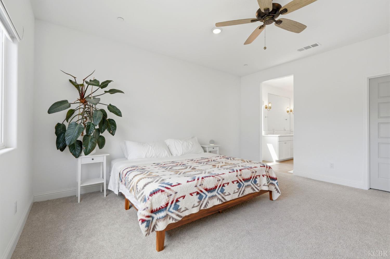 2429 W Claridge Way, Hanford, CA 93230