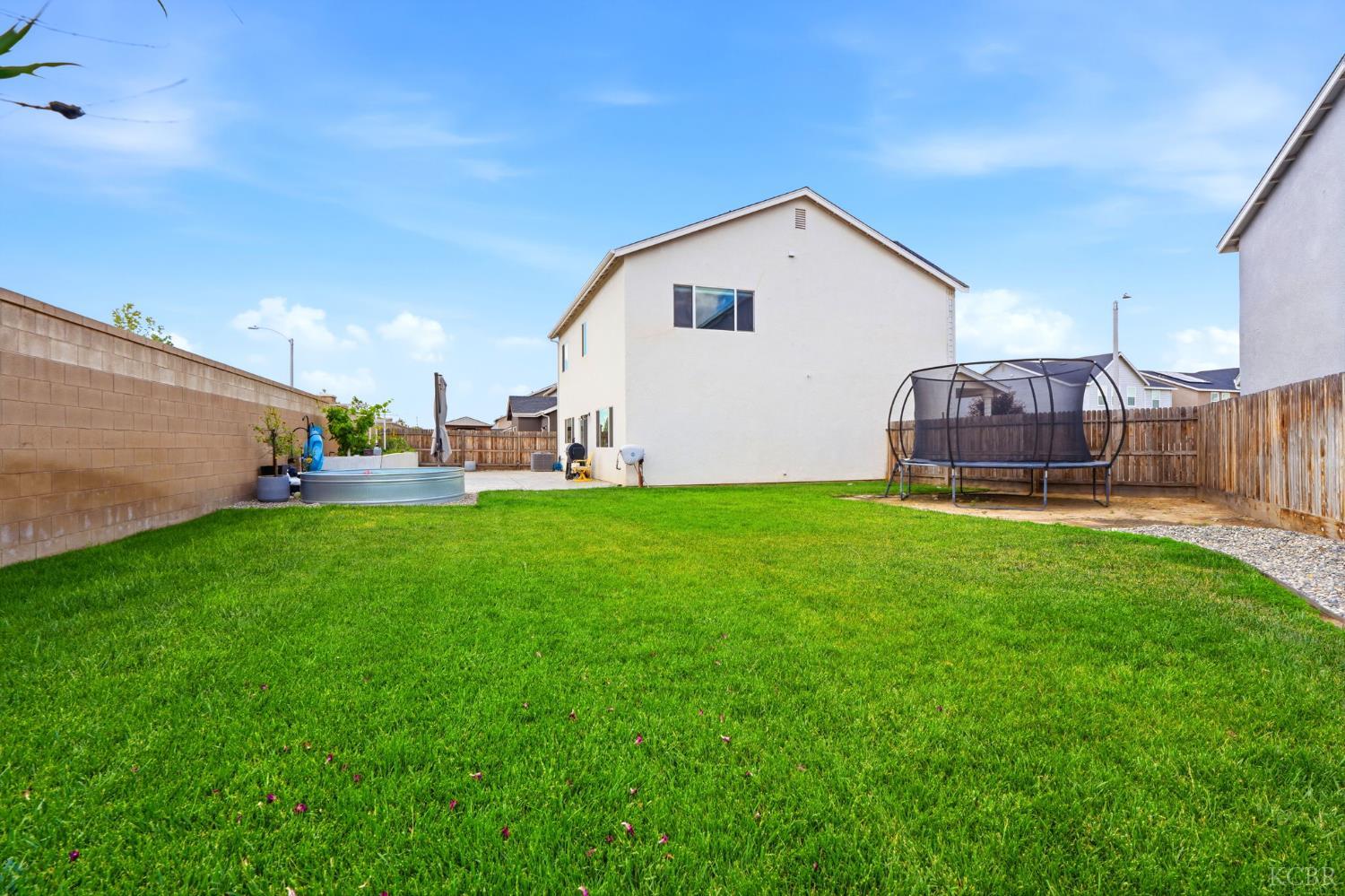 2429 W Claridge Way, Hanford, CA 93230