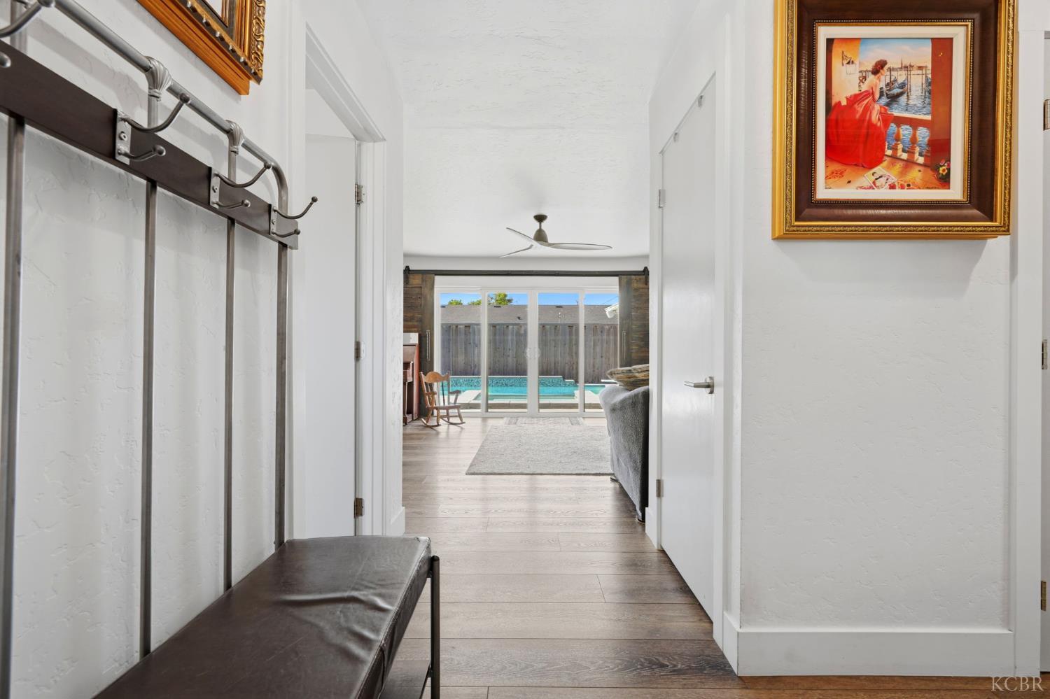 365 E Sycamore Dr, Hanford, CA 93230