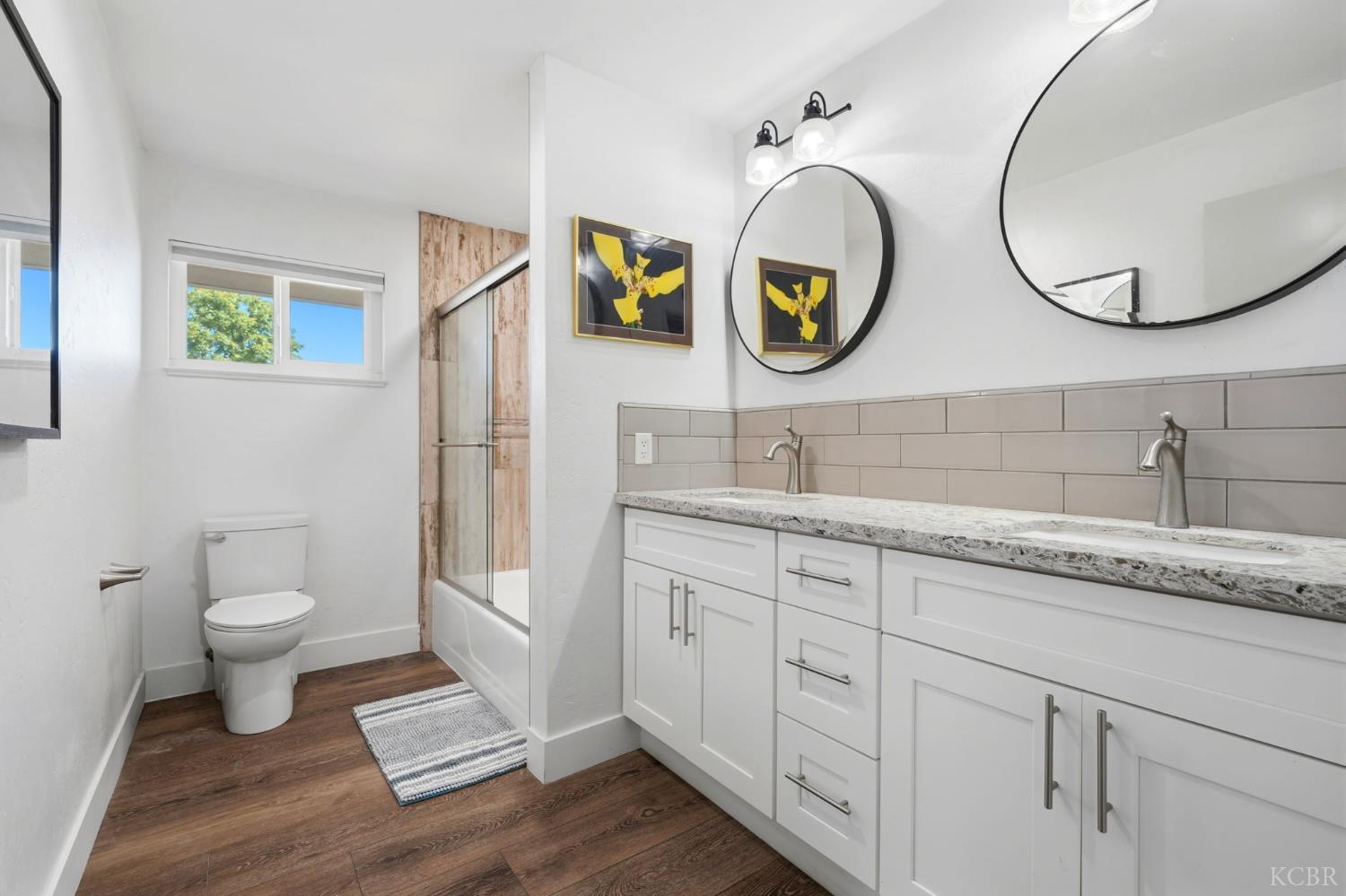 365 E Sycamore Dr, Hanford, CA 93230